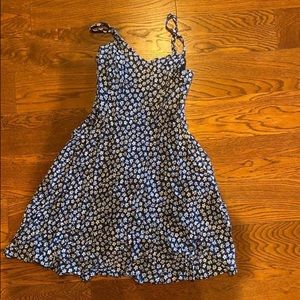 Old Navy daisy dress